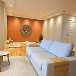 Helgoya Hideaway شقة Slattsven