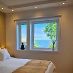 شقة Helgoya Hideaway *